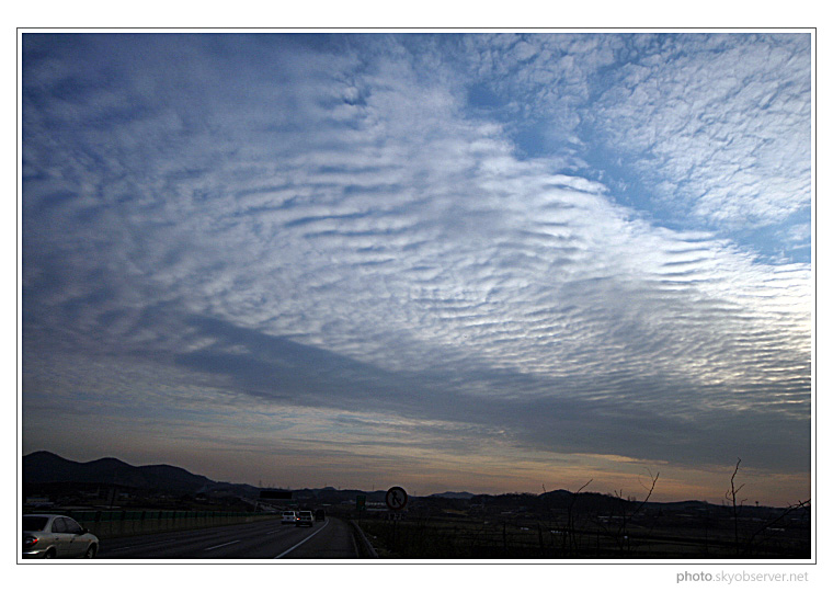 s_20070217_0212_altocumulus.jpg